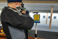 Sascha in seiner Paradedisziplin mit dem Luftgewehr
